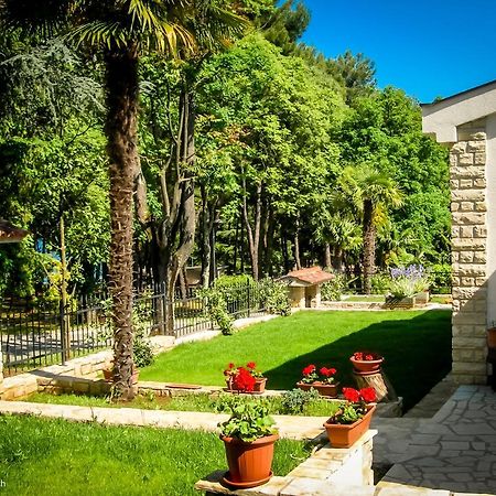 Holiday Home Sofia Porec Esterno foto